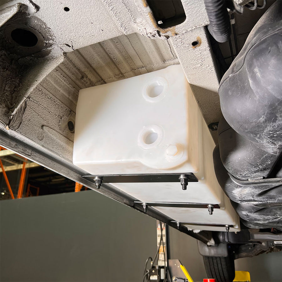 22 Gallon Driver Side Undercarriage Fresh Water Tank 0724 Mercedes Sp