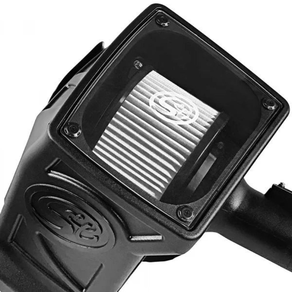 Dry Extendable Cold Air Intake for 2017-2022 Colorado / Canyon 3.6Lon a white background
